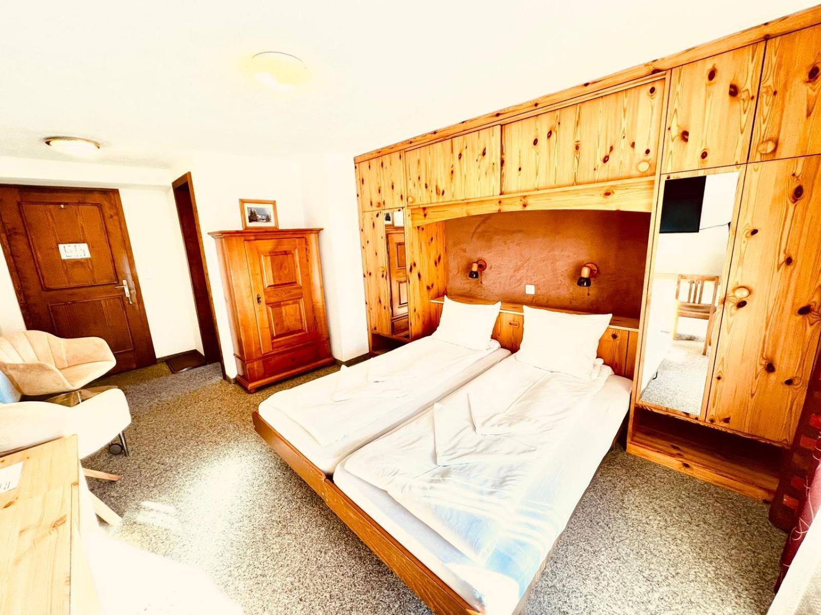 Hotel Old Jnn 클로스터스 외부 사진