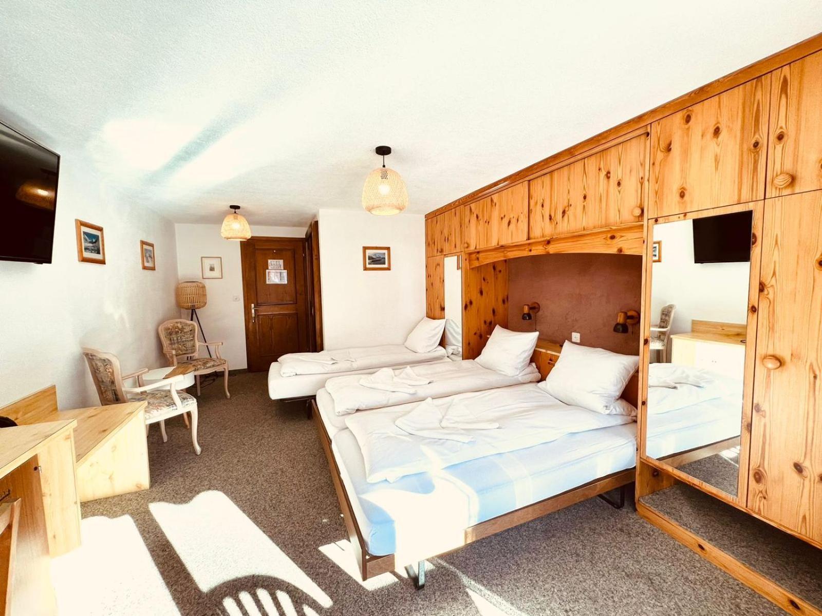 Hotel Old Jnn 클로스터스 외부 사진